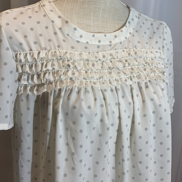 Like new! Elle Ruffle Polka Dot Top - Picture 2 of 8